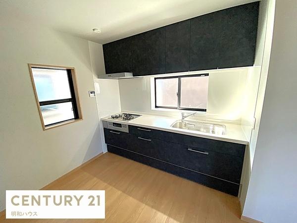 �L�b�`�� �茳�̖��邢�L�b�`���X�y�[�X�I