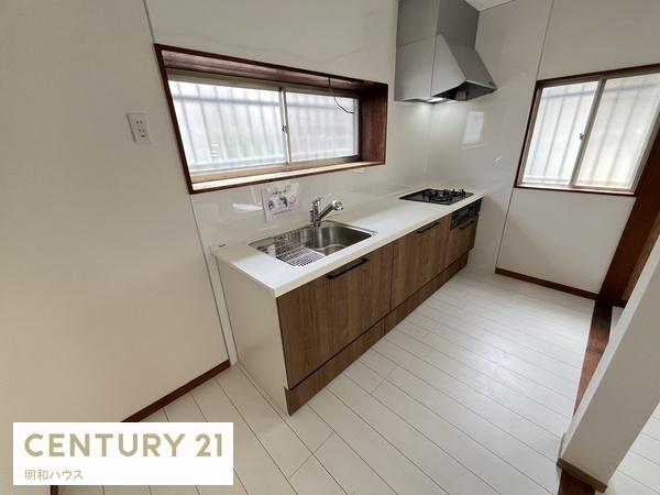 �L�b�`�� �茳�̖��邢�L�b�`���X�y�[�X�I