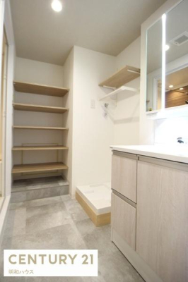 ���ʑ�E���ʏ� �֗��ȉ��I�̂���T�j�^���[�X�y�[�X�I