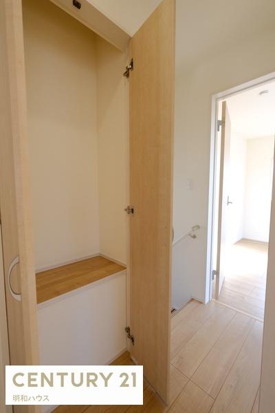 ���[ 2�K�L���̃N���[�[�b�g