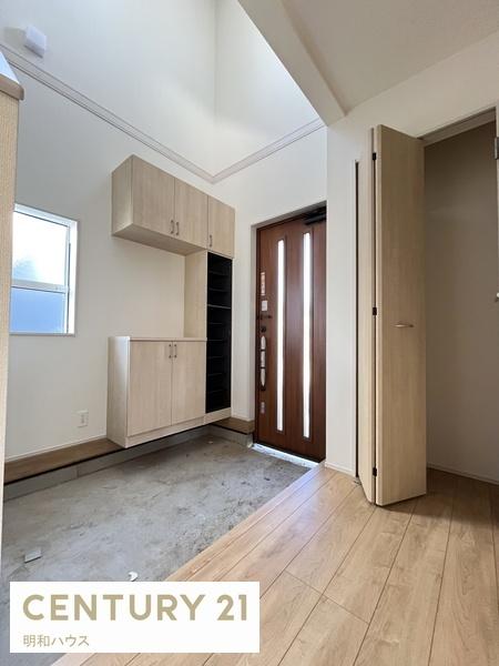 ���� 4����