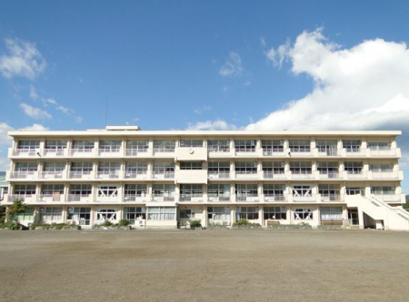 ���ӊ� �y���w�Z�z�F1400m�����s���������w�Z