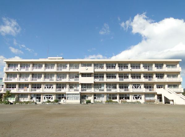 ���ӊ� �y���w�Z�z�F1400m�����s���������w�Z