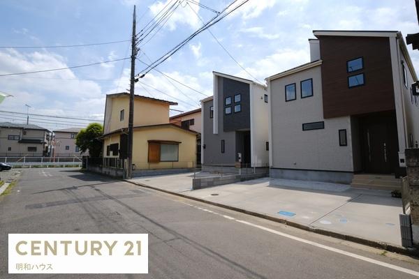 �O�ʓ��H�܂ތ��n�ʐ^ �Ԓʂ�͑����Ȃ��̂Œ��Ԃ��y�X�ł���