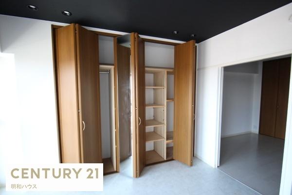 ���r���O ���I�̂���֗��Ȏp���t���N���[�[�b�g�I