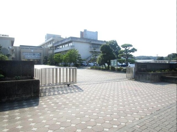 ���ӊ� �y���w�Z�z�F2800m�g�������g�����w�Z