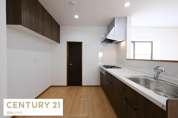 �L�b�`�� �w�ʂɂ͌˒I���t���Ă��܂��I