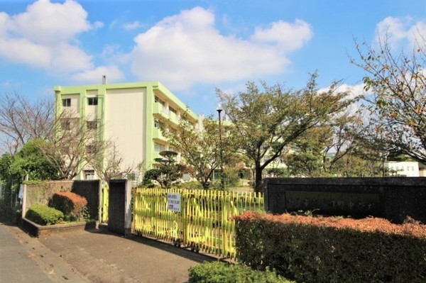 ���ӊ� �y���w�Z�z�F1600m��ˎs����H�쒆�w�Z