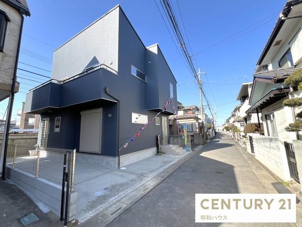 �O�ʓ��H�܂ތ��n�ʐ^ -