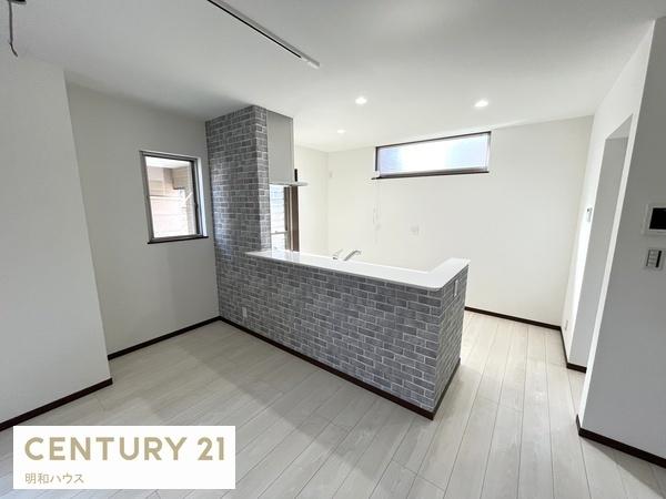 ���r���O -