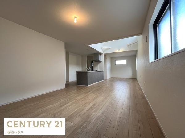 ���r���O 2�����E�����ɃA�C�����h�L�b�`������I