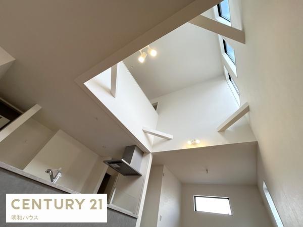 ���r���O 2�����E�J���I�ȃ��r���O���������I