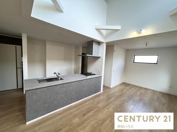 ���r���O 2�����E�L�XLDK24.4���I