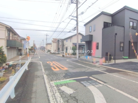 �O�ʓ��H�܂ތ��n�ʐ^ -