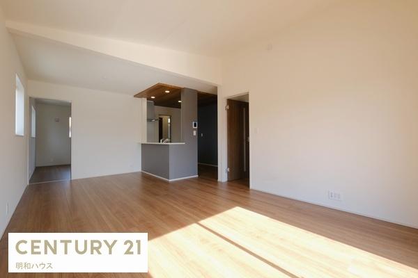 ���r���O 3���� LDK18���@�Ƒ��̌e���̋��