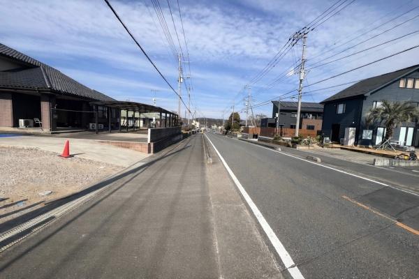 �O�ʓ��H�܂ތ��n�ʐ^ -