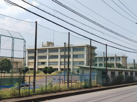 ���ӊ� �y���w�Z�z�F2300m�����s�������k���w�Z