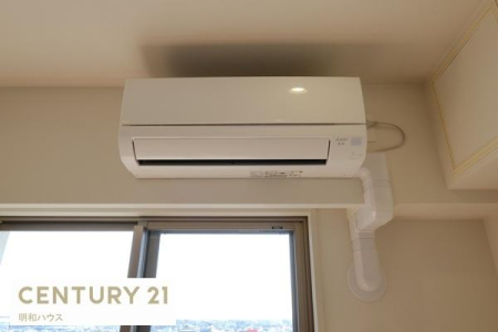 ���̑� ���r���O�ɂ̓G�A�R���ݒu�ρI