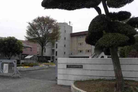 ���ӊ� �y���w�Z�z�F1500m��z�s����c���w�Z