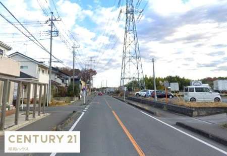 �O�ʓ��H�܂ތ��n�ʐ^ �h�ƃJ�����E�l���Z���T�[���֓��I