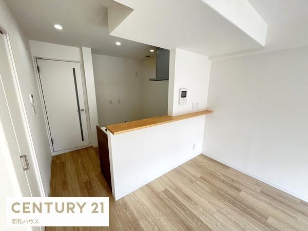 ���r���O �Ƒ��̗l�q���`����Ζʎ��J�E���^�[�I