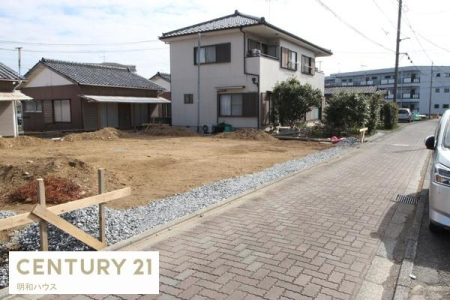 �O�ʓ��H�܂ތ��n�ʐ^ �Ԓʂ�͑����Ȃ��̂ň��S���S�ł���