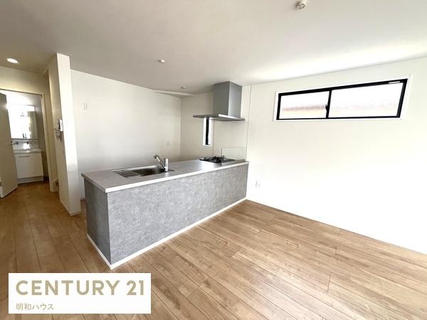 ���r���O �y�j���V�����L�b�`���I