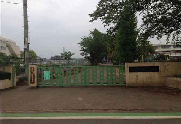 ���ӊ� �y���w�Z�z�F1831m��ˎs�����C���w�Z