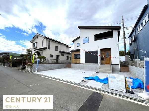 �O�ʓ��H�܂ތ��n�ʐ^ ����������k��ˉw�k��18���̏Z��n�I