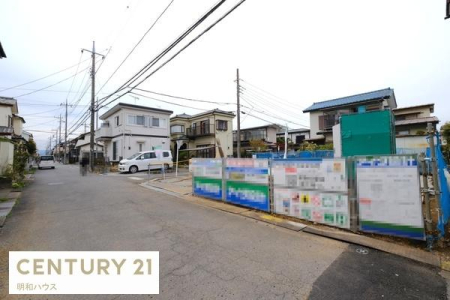 �O�ʓ��H�܂ތ��n�ʐ^ �ߗׂɏ��Ǝ{�݂�����A���������֗��I