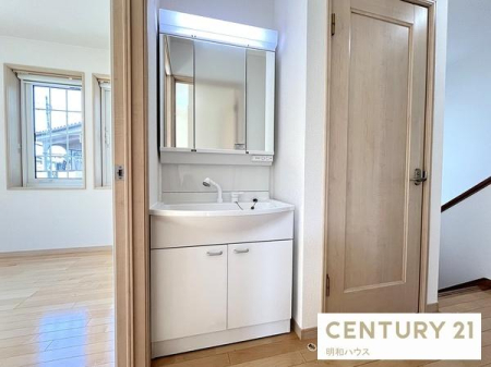 ���̑����� 2�K�z�[���ɐV�K�V�����[�h���b�T�[����I