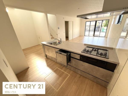 �L�b�`�� 3�����E�Ǝ��̖�����o�ϓI�ȐH���I