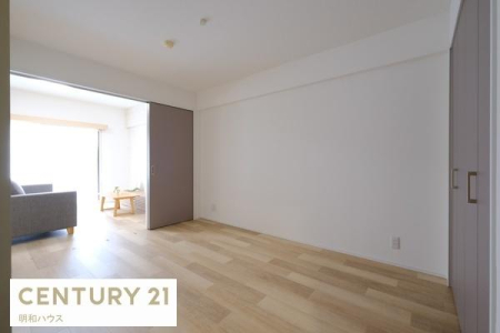 �m�� �m��3(���r���O���j