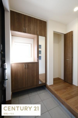 ���� ���փz�[���ɂ̓N���[�[�b�g������܂��I